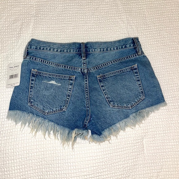 NWT Free People Cutoff Denim Shorts - Picture 2 of 2